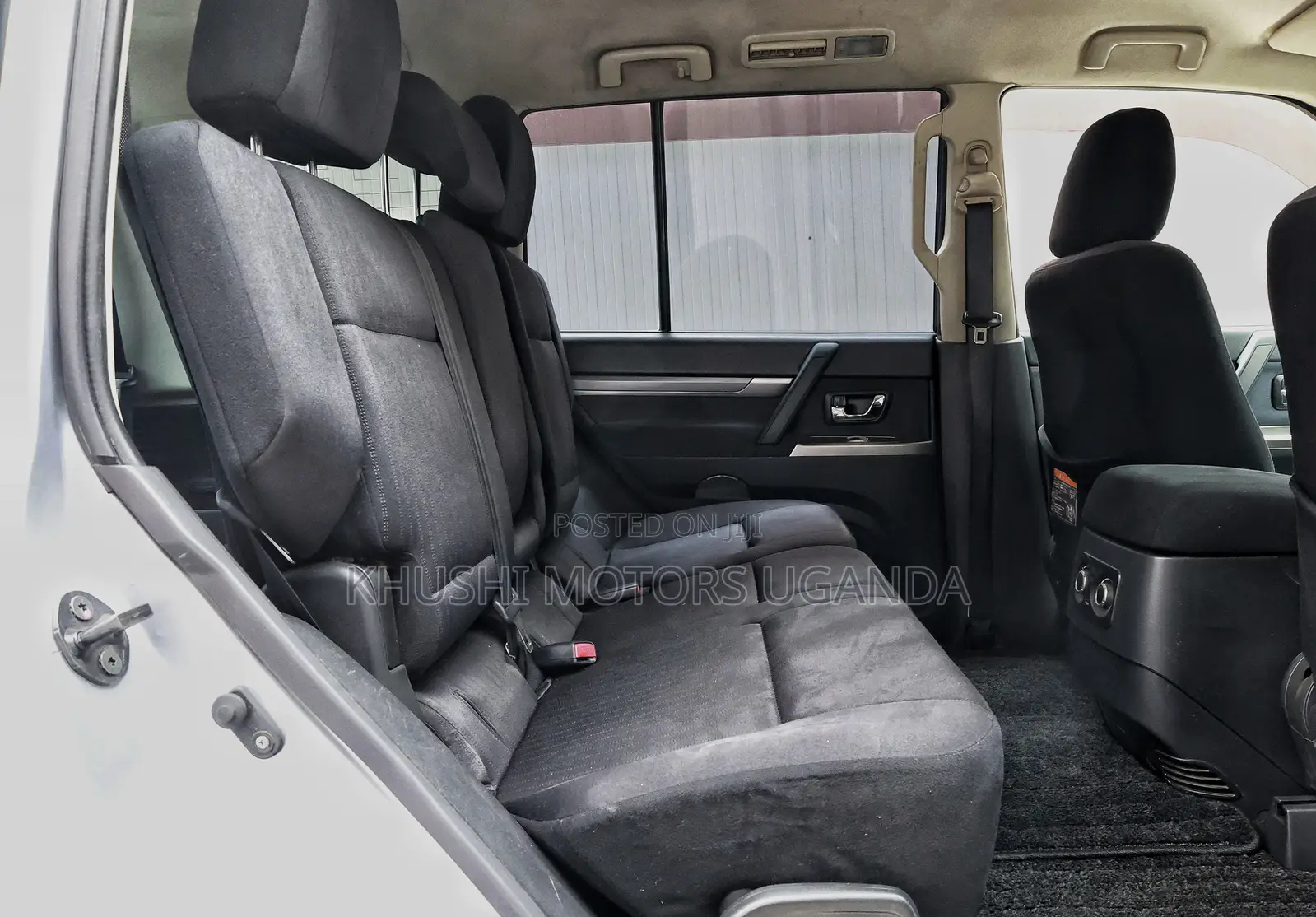 Mitsubishi Pajero 2013 Silver