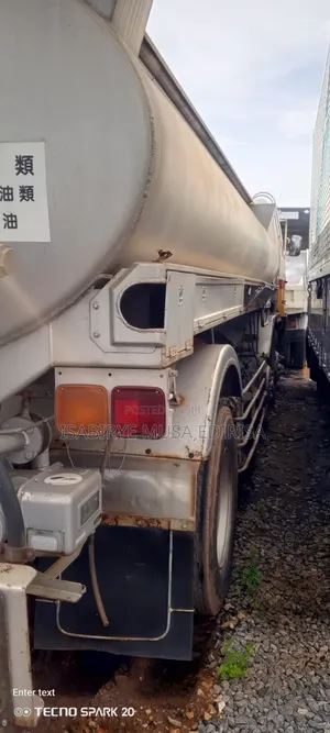 14000 Liters (Magulu Kumi) Isuzu