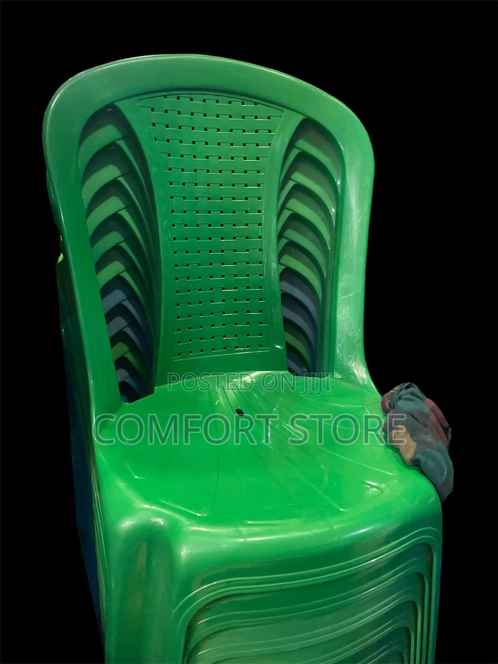 Plastic Comfortable Chairs in Green