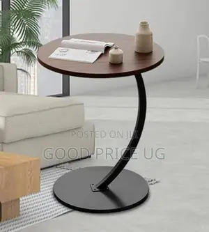 Stylish Piece C-Shaped Round Side Table