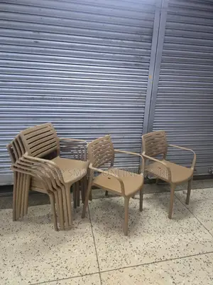 Mastered Plastic Chairs Plastic Chairs