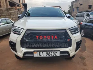 Toyota Hilux 2020 White