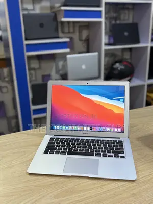 New Laptop Apple MacBook Air 4GB Intel Core i5 SSD 128GB