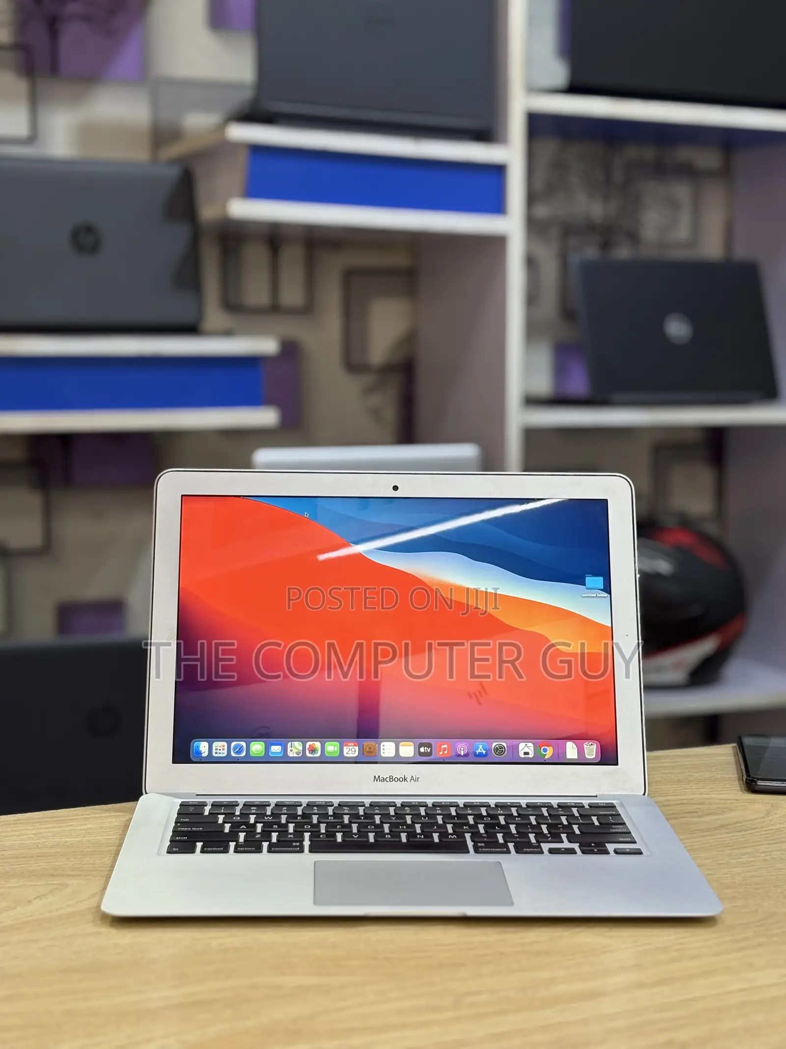 New Laptop Apple MacBook Air 4GB Intel Core i5 SSD 128GB