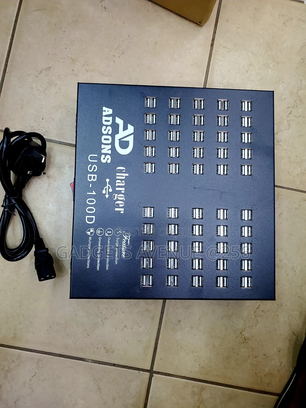 Adson 100-Port Usb Fast Charger Station.