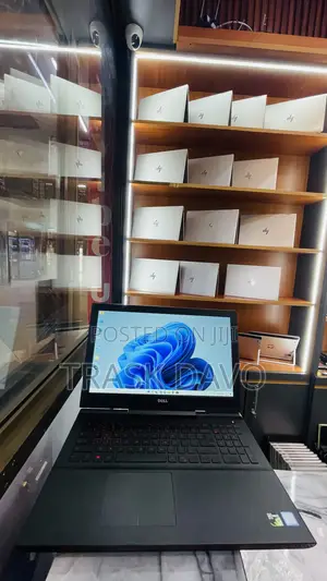 Laptop Dell Inspiron 15 7577 16GB Intel Core i7 SSD 512GB