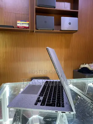 Laptop Samsung Galaxy Book4 8GB Intel Core i3 SSD 256GB