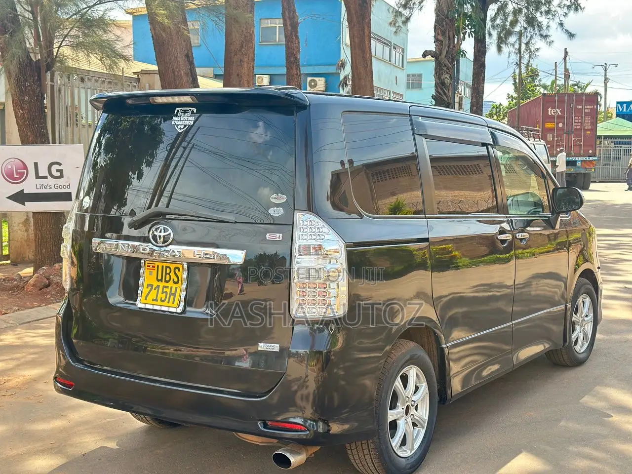 Toyota Noah 2010 Black