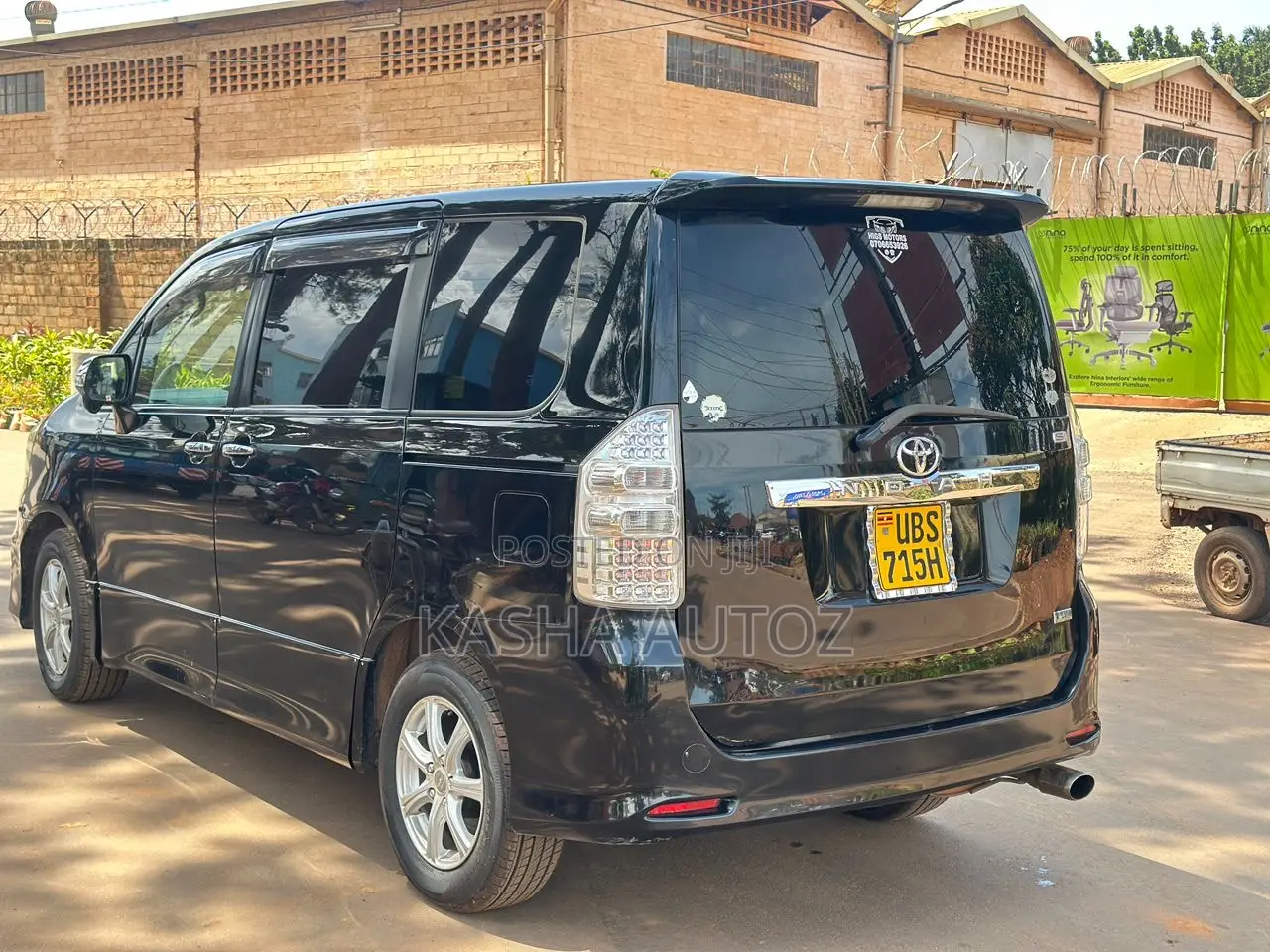 Toyota Noah 2010 Black