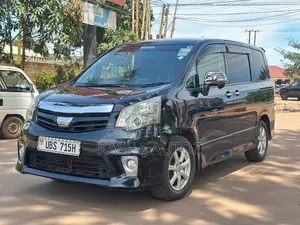 Toyota Noah 2010 Black