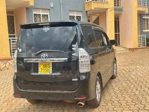 Toyota Noah 2010 Black