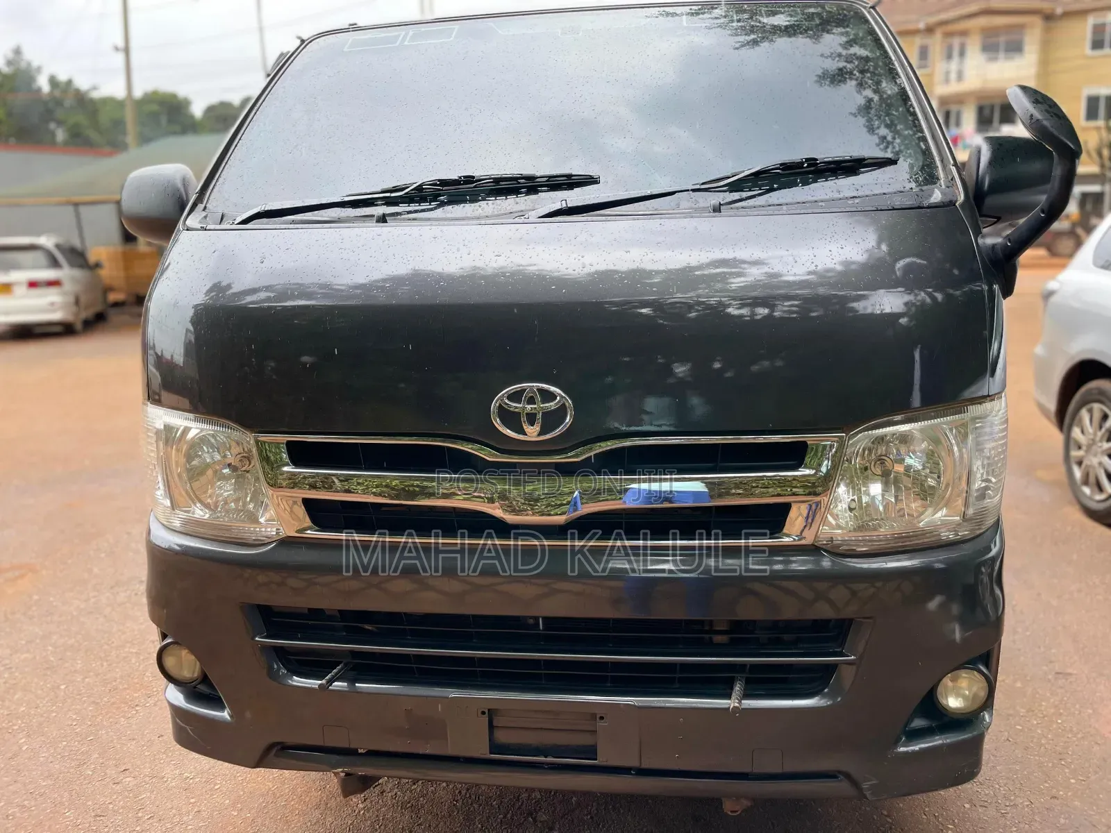 Toyota HiAce 2013 Black