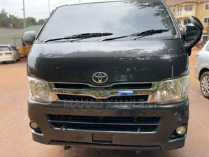 Toyota HiAce 2013 Black