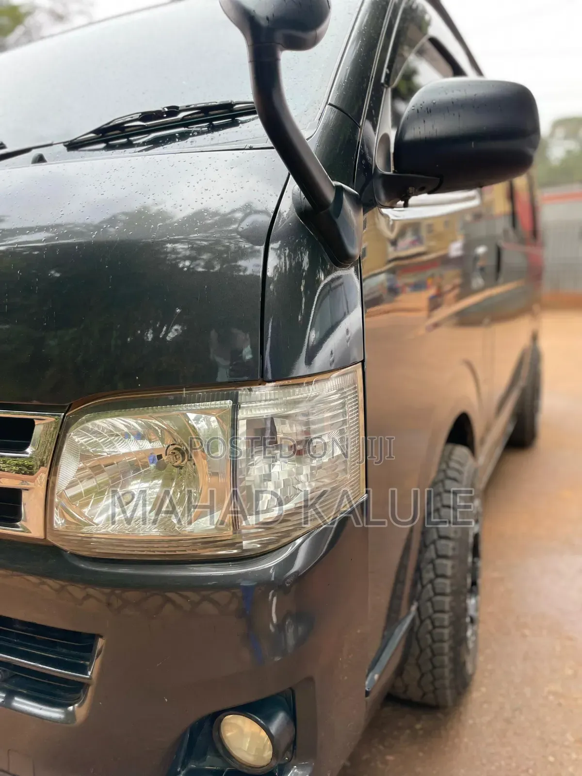 Toyota HiAce 2013 Black