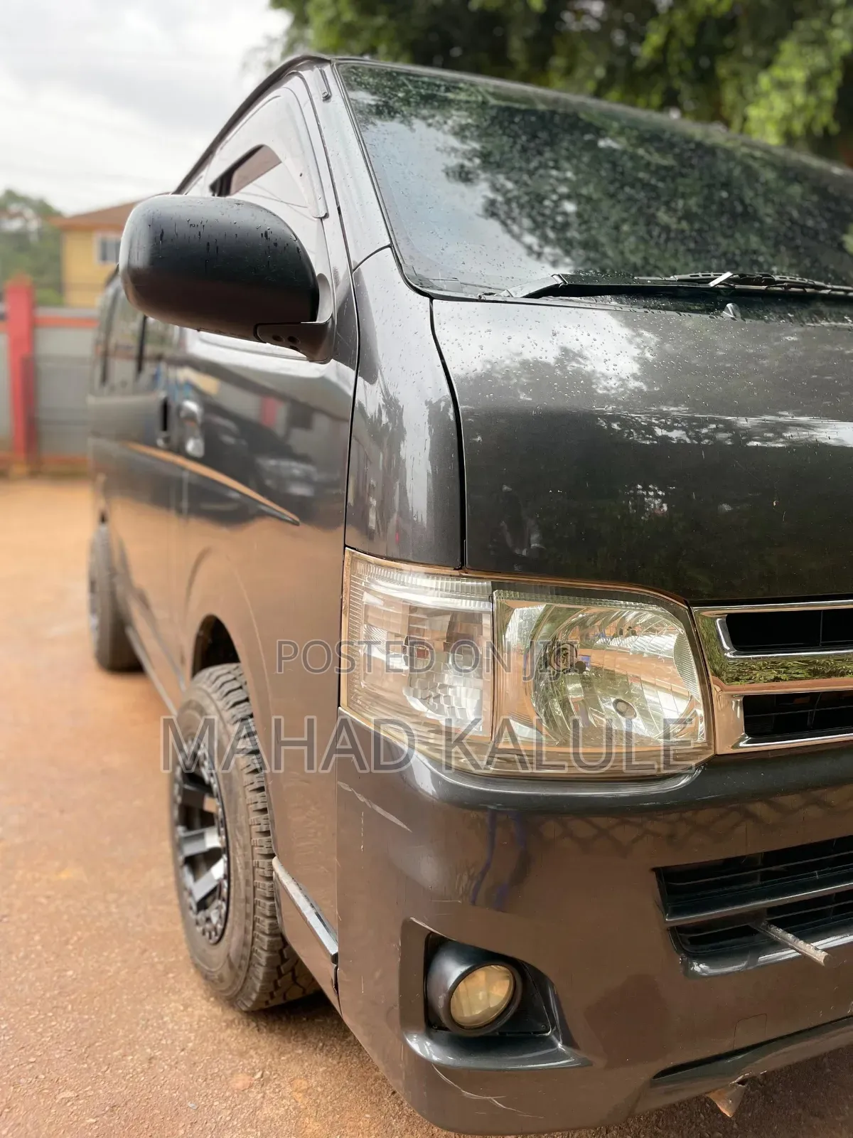 Toyota HiAce 2013 Black