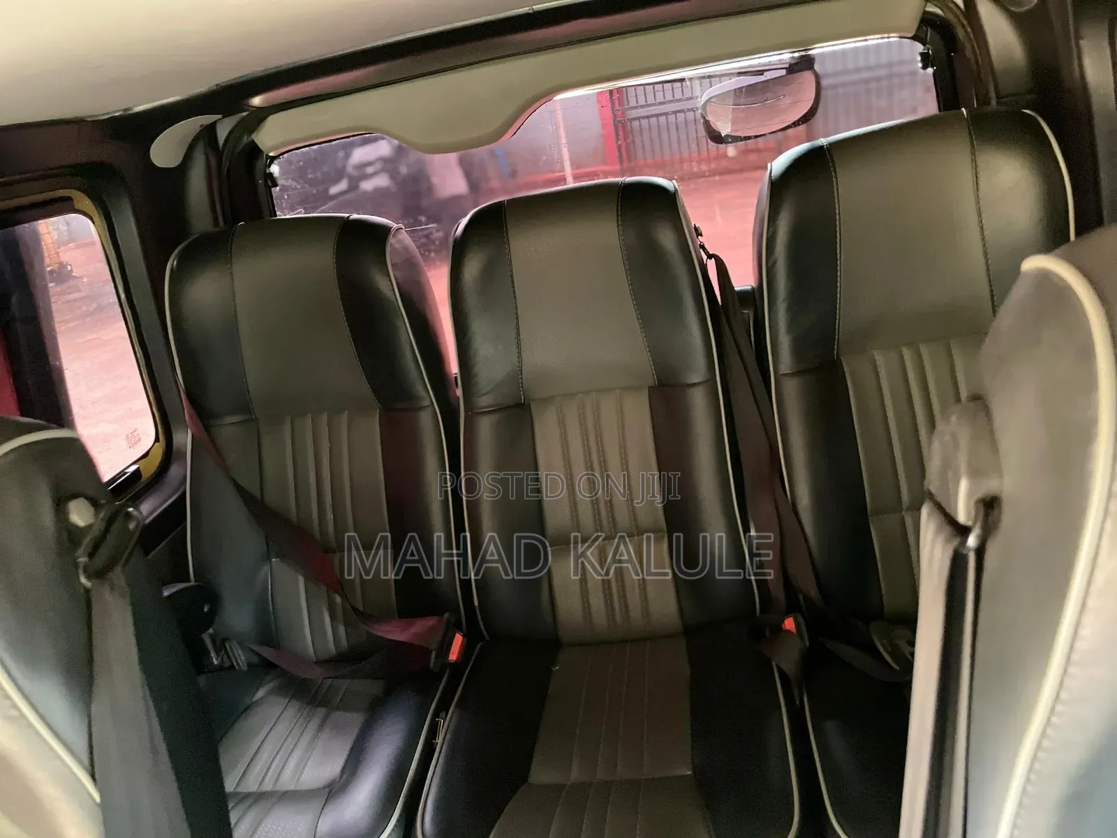 Toyota HiAce 2013 Black