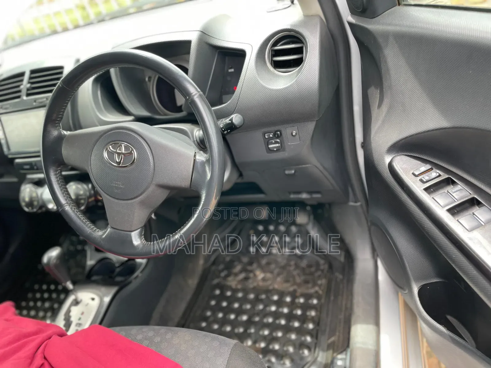 Toyota IST 2009 Silver