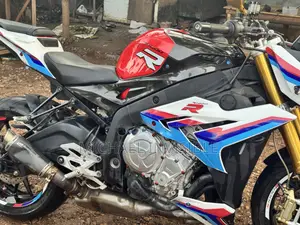 BMW S 1000 R 2018 Red