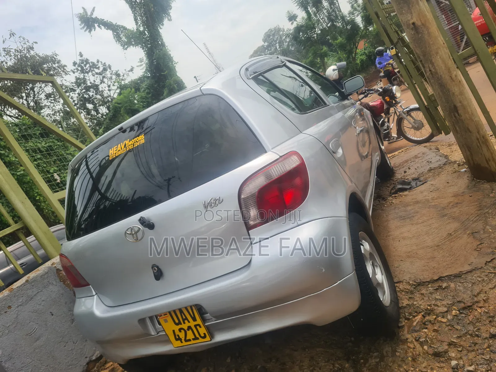 Toyota Vitz 2003 Silver
