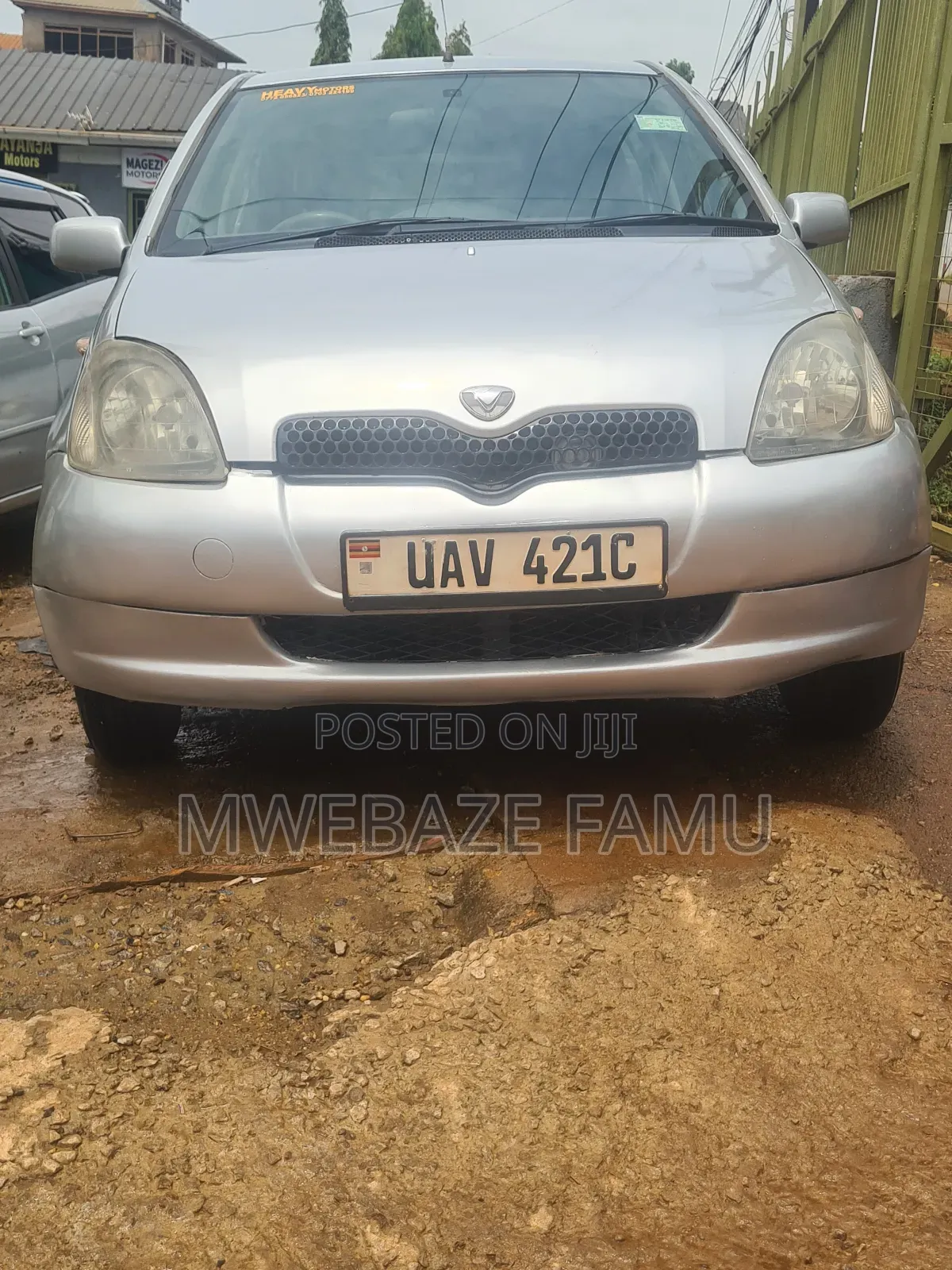 Toyota Vitz 2003 Silver