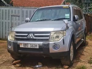 Mitsubishi Pajero 2010