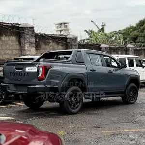 Toyota Hilux 2025 Gray