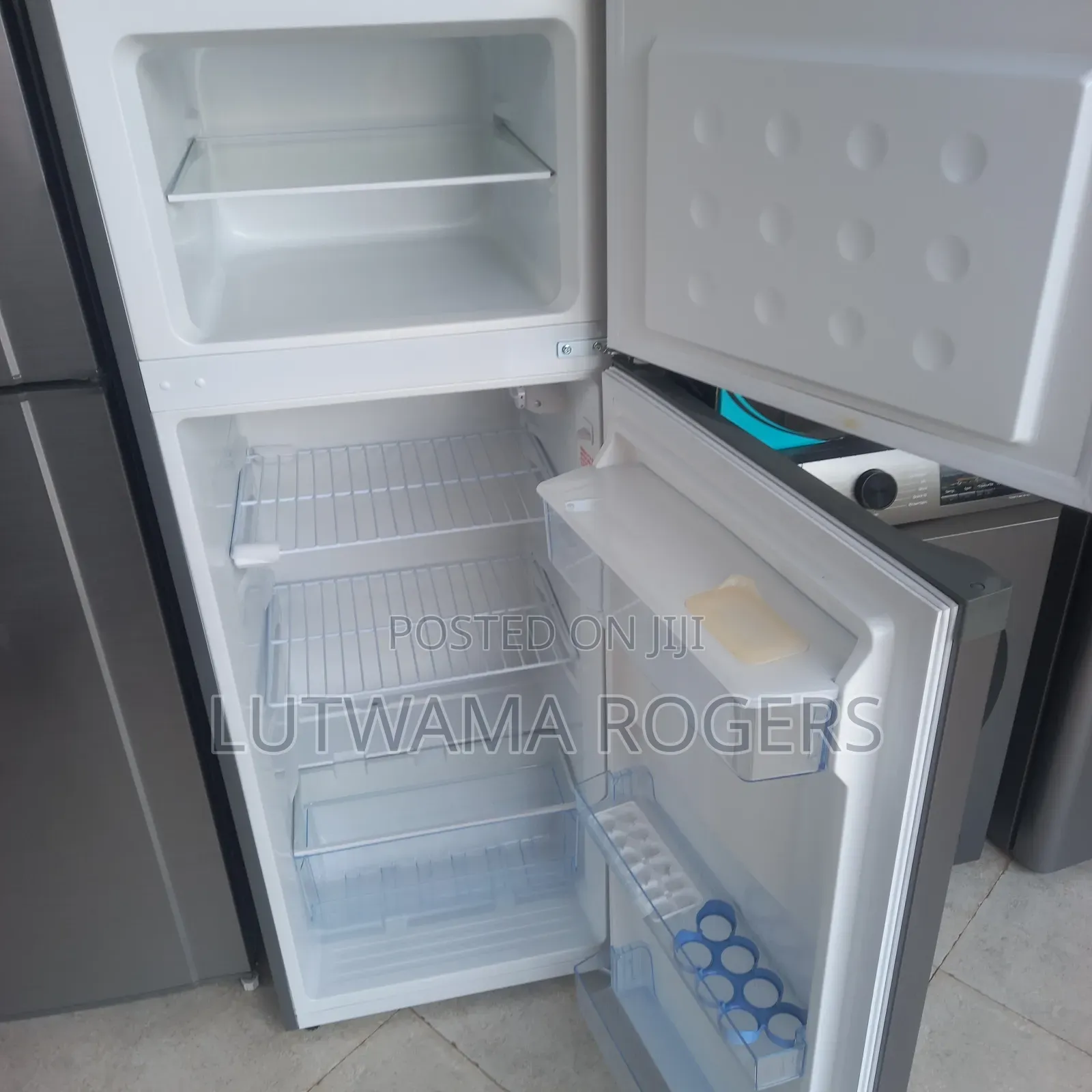 Pixel 270ltrs Fridge