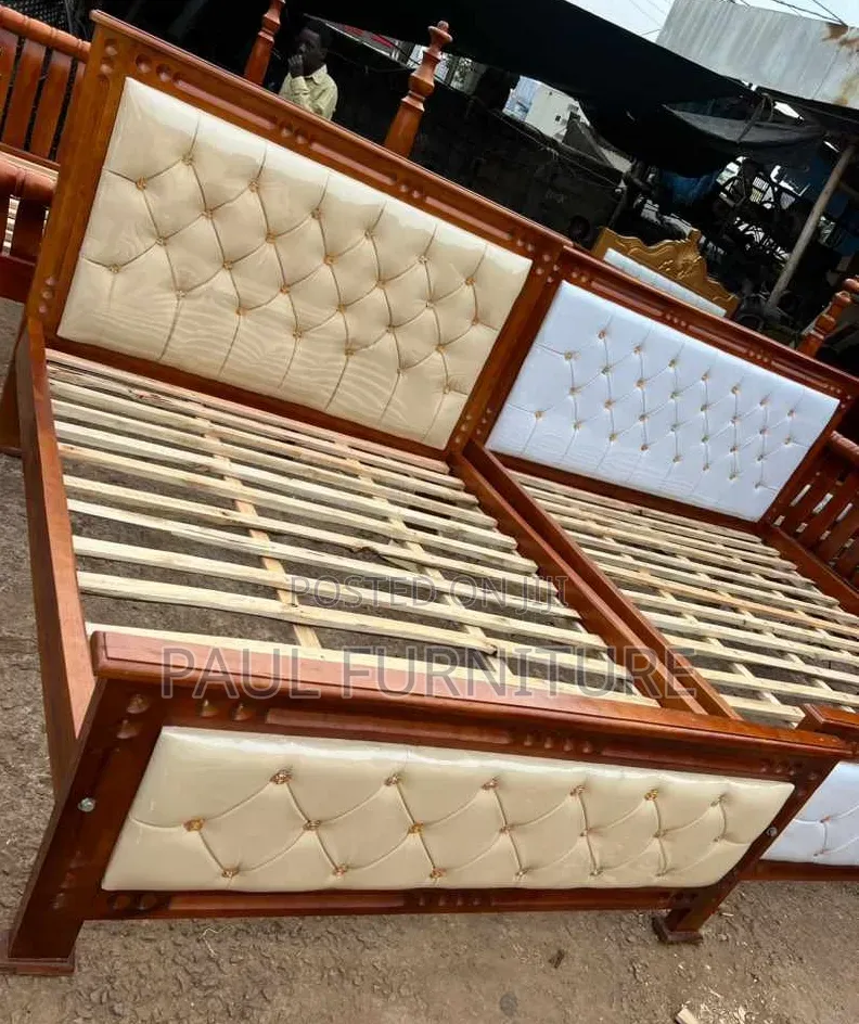 5x6 Turfed Leather Bed