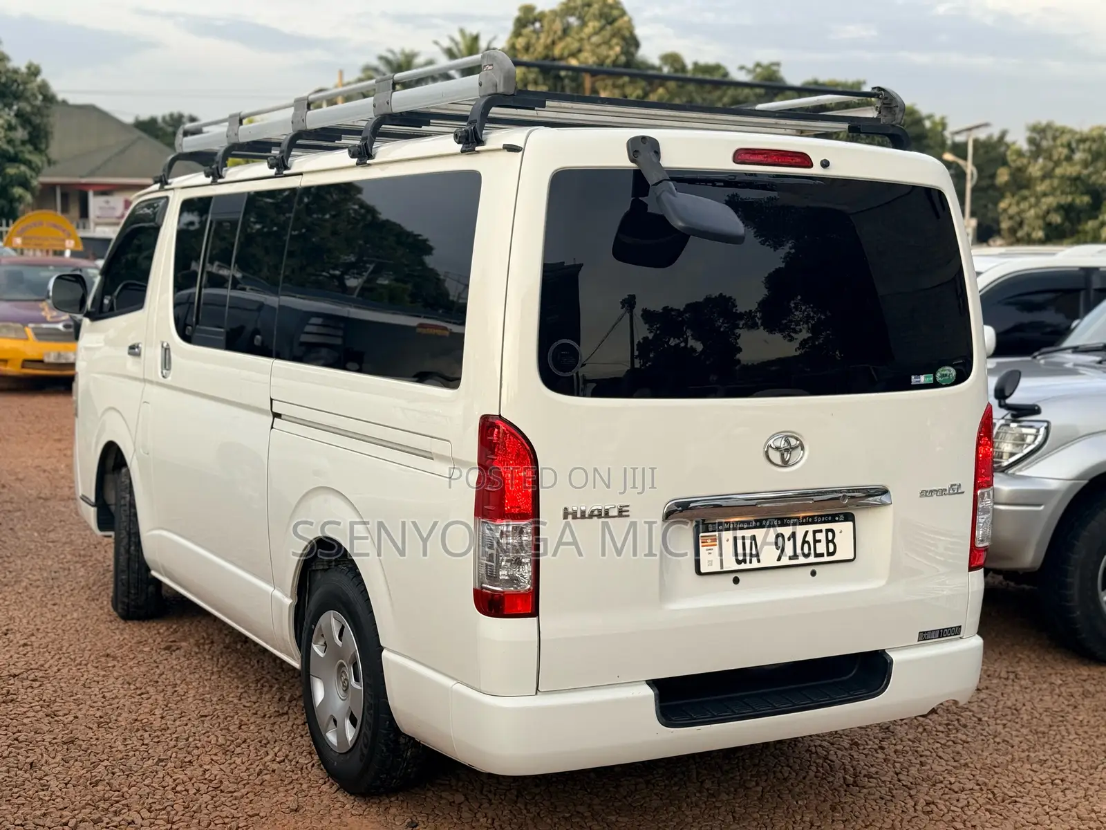 Toyota HiAce 2012 White