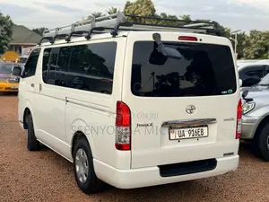 Toyota HiAce 2012 White