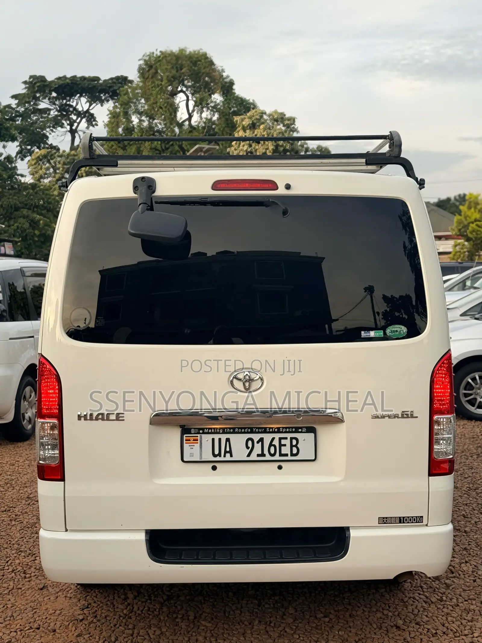 Toyota HiAce 2012 White