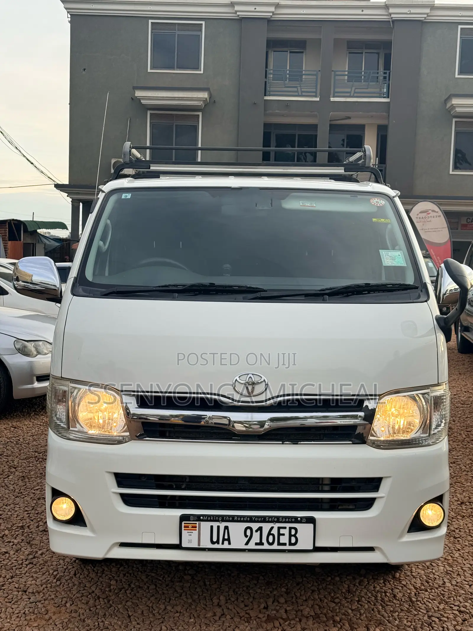 Toyota HiAce 2012 White