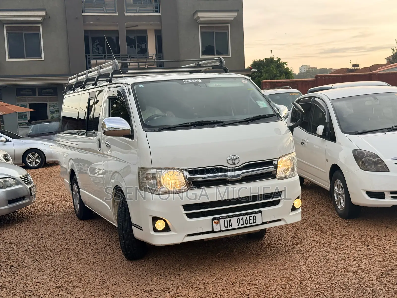 Toyota HiAce 2012 White