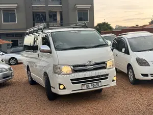 Toyota HiAce 2012 White