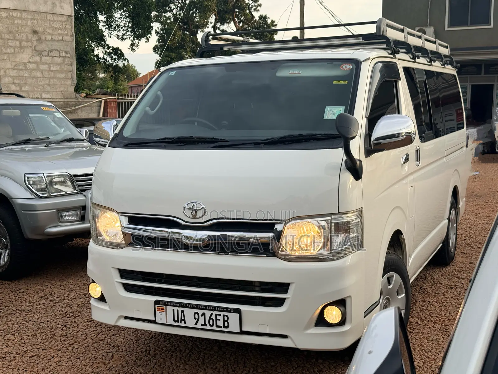 Toyota HiAce 2012 White