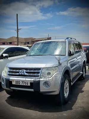 Mitsubishi Pajero 2010 Black