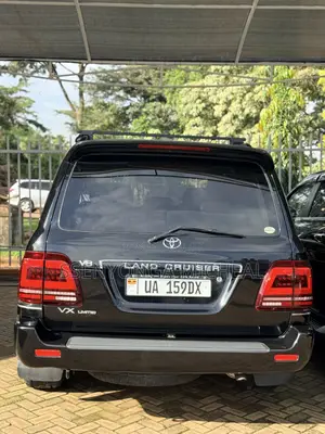 Toyota Land Cruiser Cygnus 4.7 2006 Black