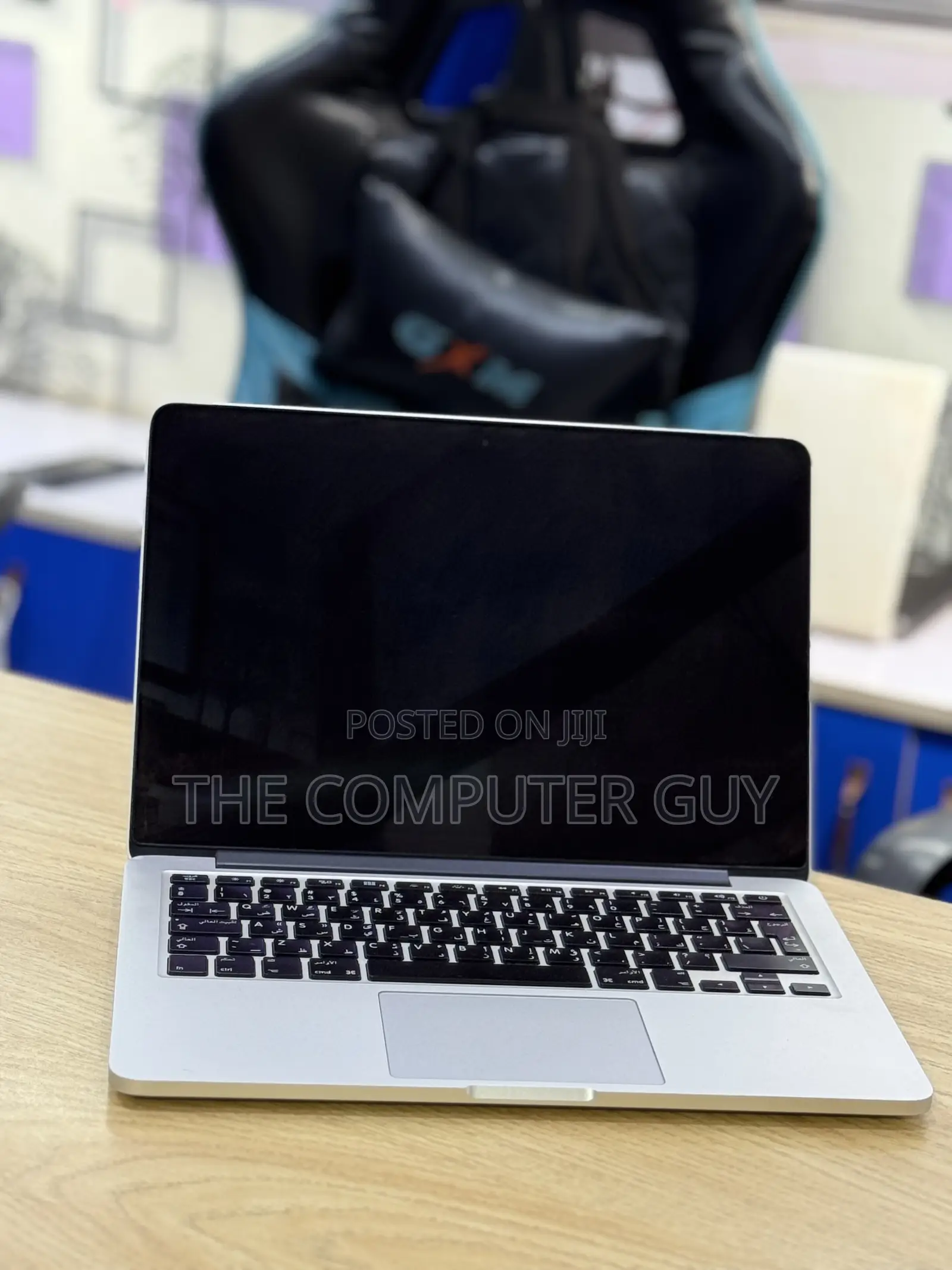 New Laptop Apple MacBook Pro 8GB Intel Core i5 SSD 256GB
