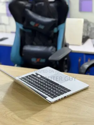 New Laptop Apple MacBook Pro 8GB Intel Core i5 SSD 256GB