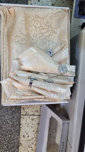 Table Cloth With Napkins