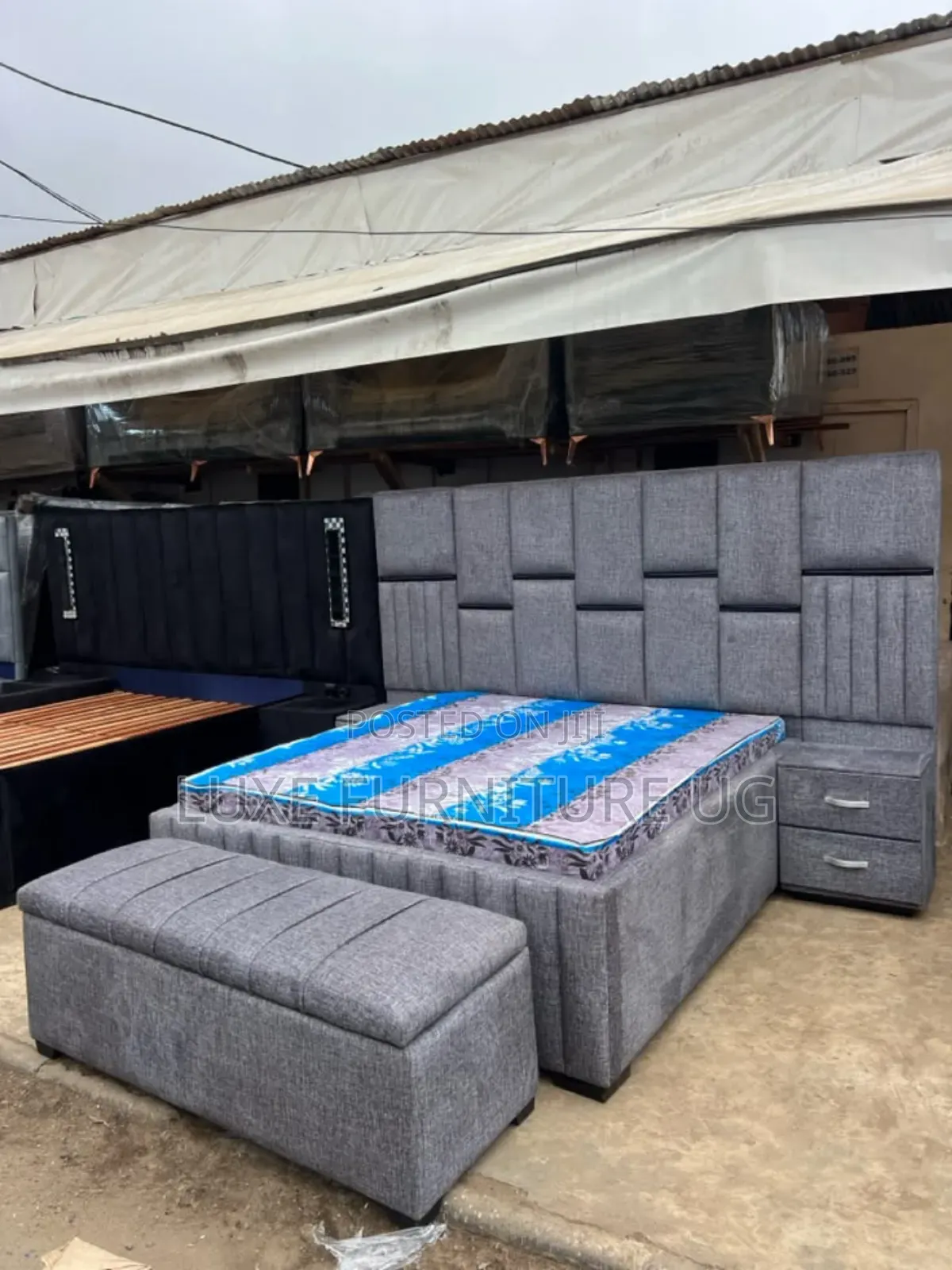 5*6bed /Bed Sides/Ottoman