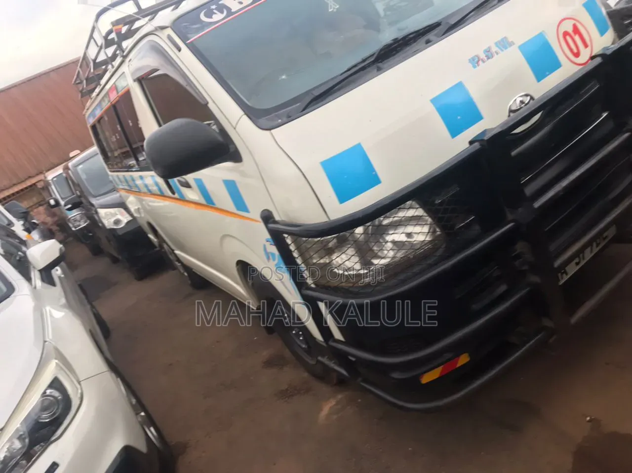 Toyota HiAce 2010 White