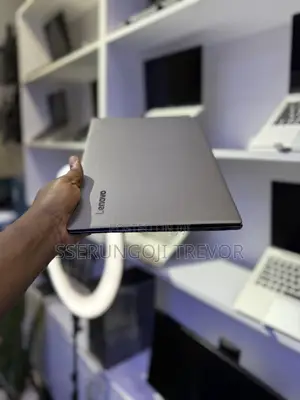 Laptop Lenovo Ideapad 3 8GB Intel Core i5 SSHD+SSD 256GB