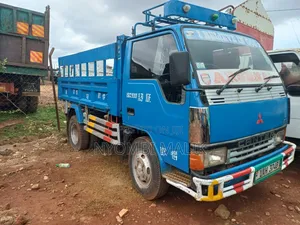 Canter Tipper D33