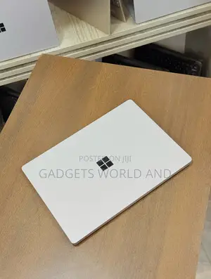 New Laptop Microsoft Surface Laptop 3 8GB Intel Core i5 SSD 256GB