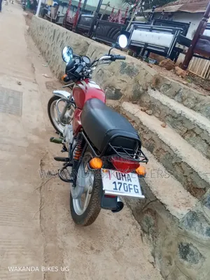 Bajaj Boxer 100 2025 Red