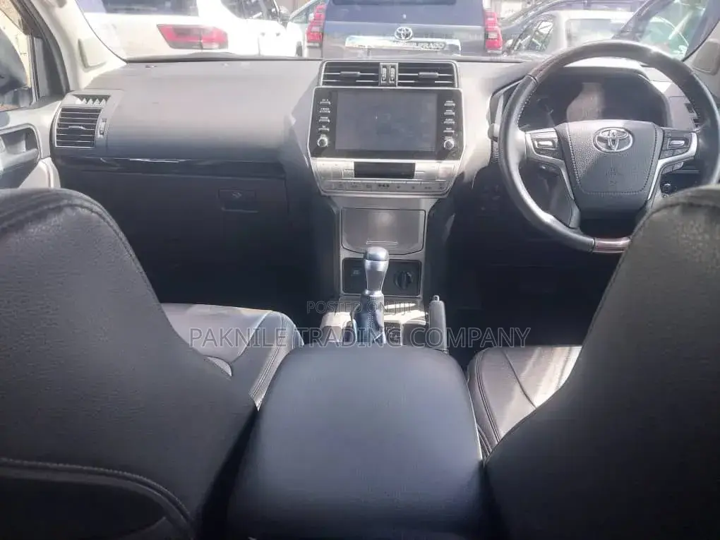 Toyota Land Cruiser Prado 2021 White