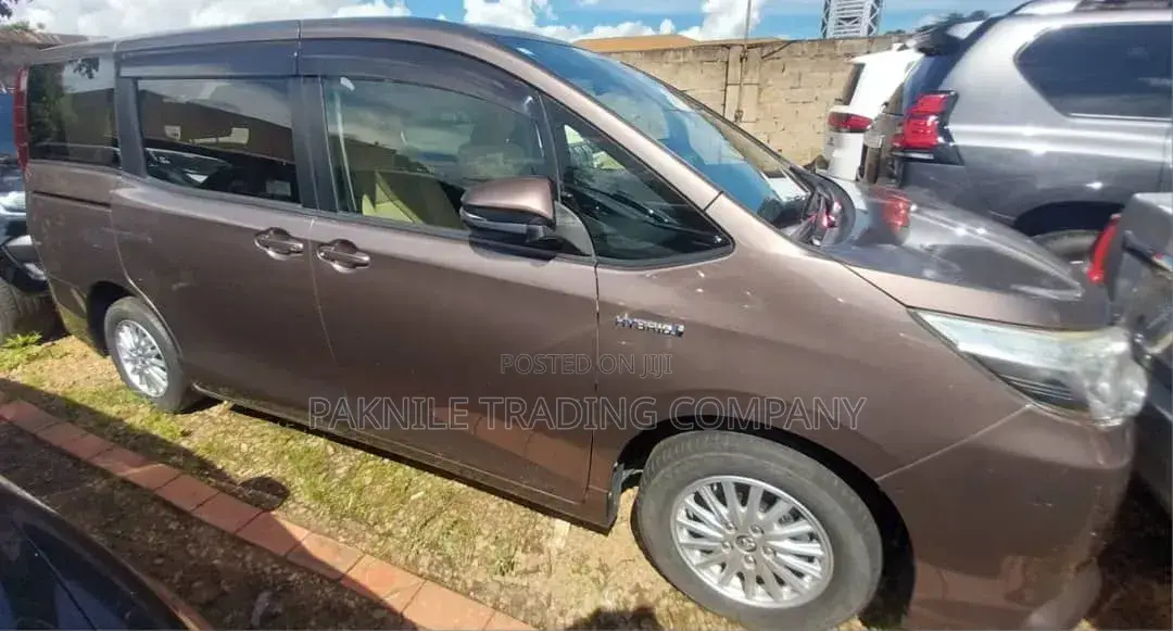 Toyota Noah 2014 Brown