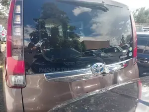 Toyota Noah 2014 Brown