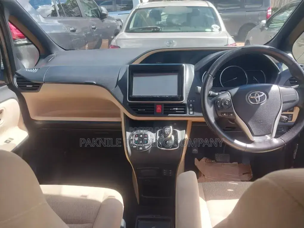 Toyota Noah 2014 Brown